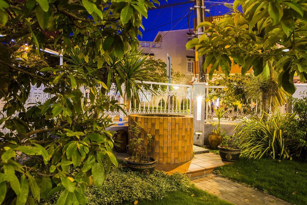 Old Well Homestay Hội An Extérieur photo